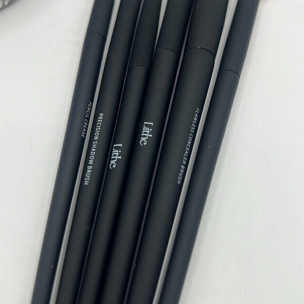 Lithe Makeup Brush Set - Picture 3 of 4